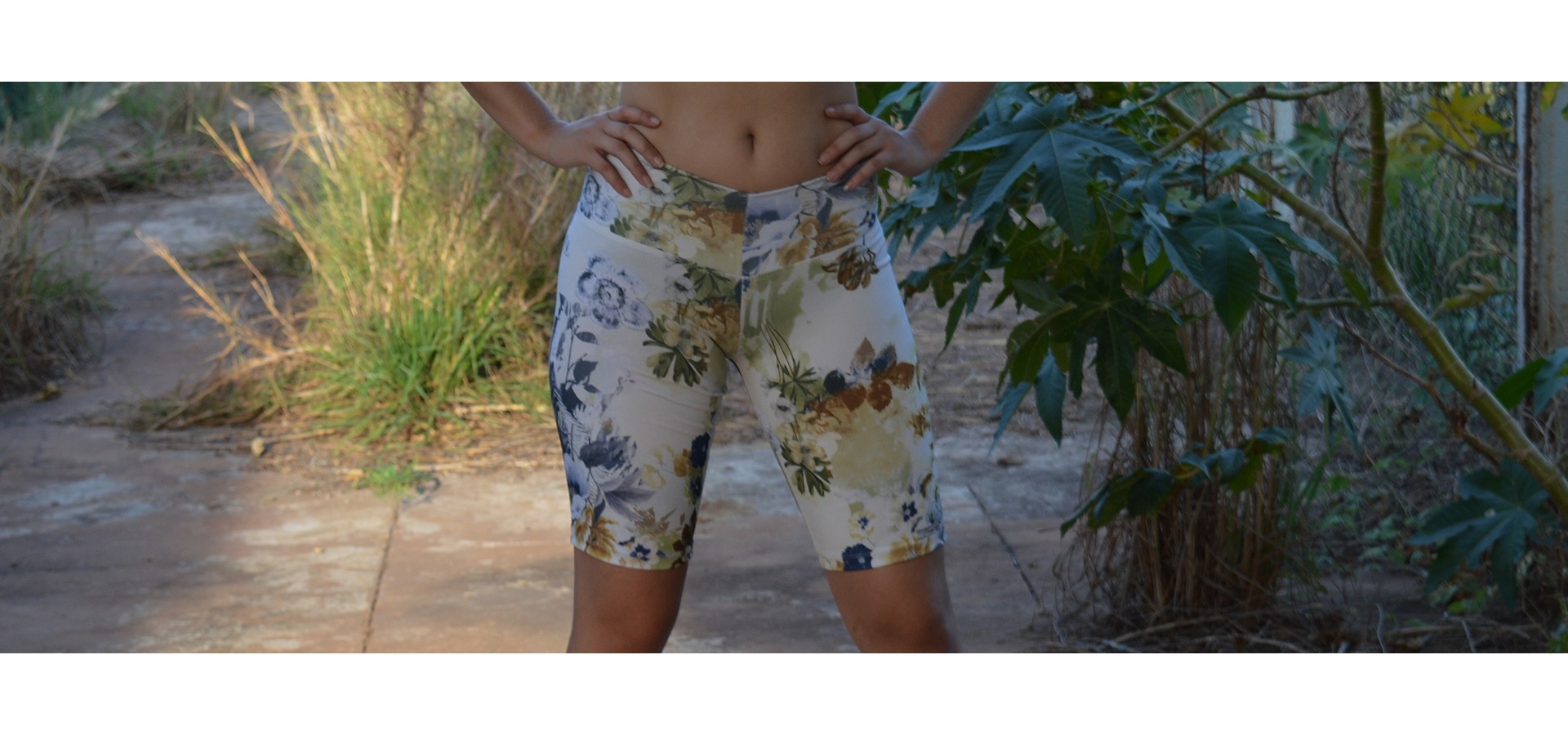 Bermuda fitness estampa floral-Bege