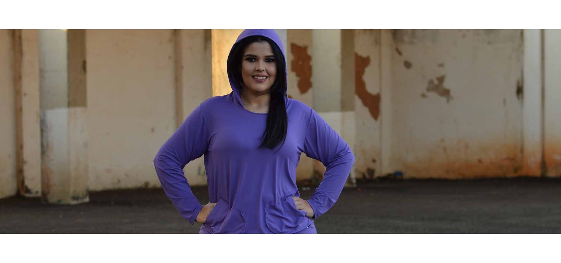 Blusa manga longa com capuz poliamida plus size-Roxo