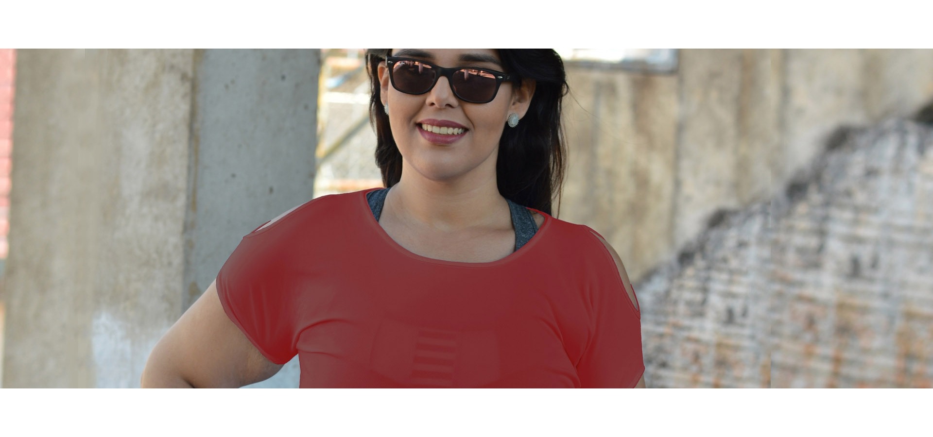 Blusa poliamida abertura manga plus size-Vermelho