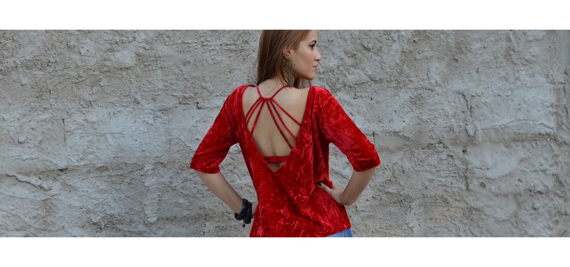 Blusa veludo max decote costas-Vermelho