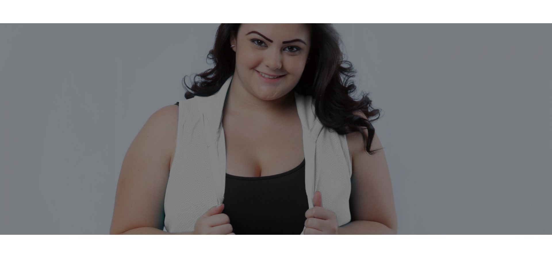 Jaqueta tela com capuz plus size-Branca