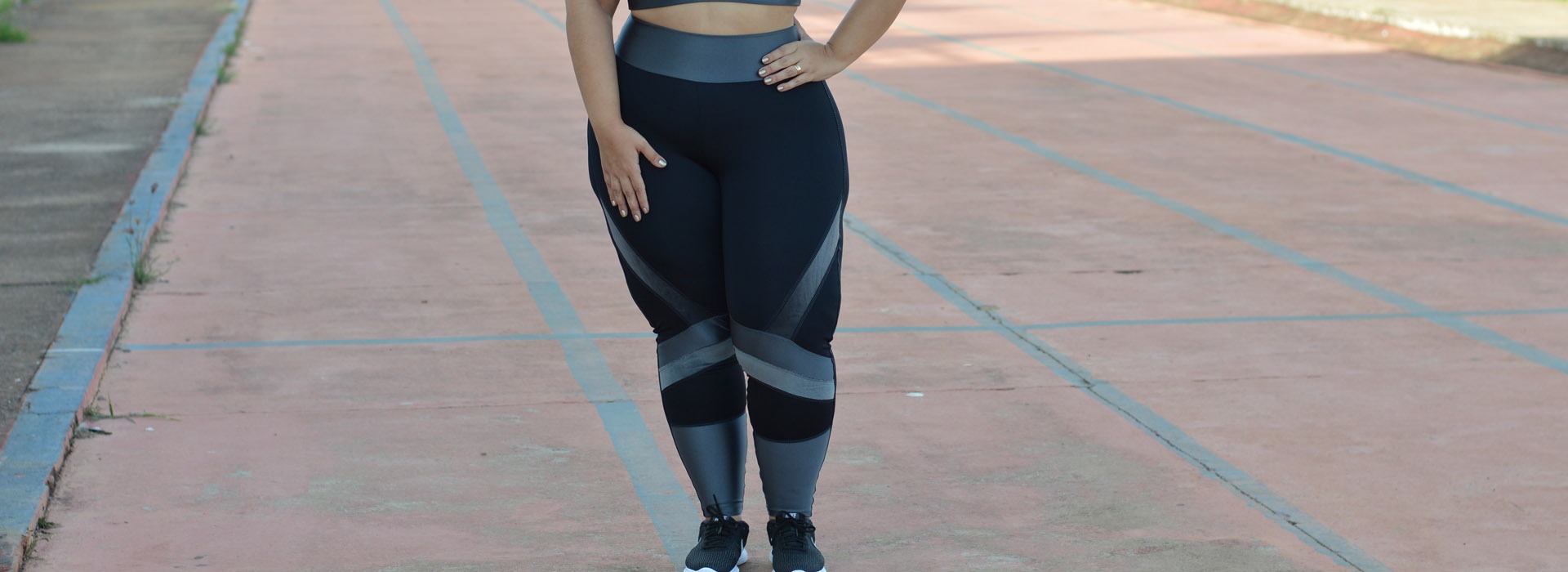 Legging plus size com recortes em veludo-Preto